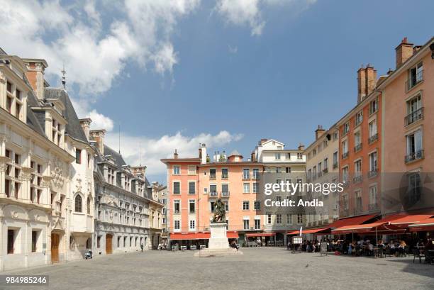 Grenoble : 'place Saint-Andre' square in the city centre. In the middle, statue of the knight Chevalier de Bayard.