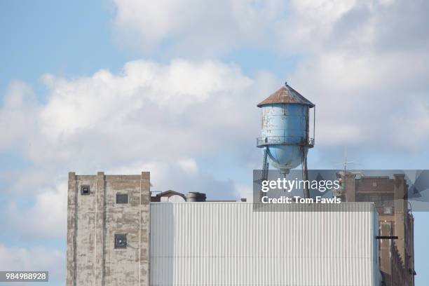 water tower - water tower storage tank - fotografias e filmes do acervo