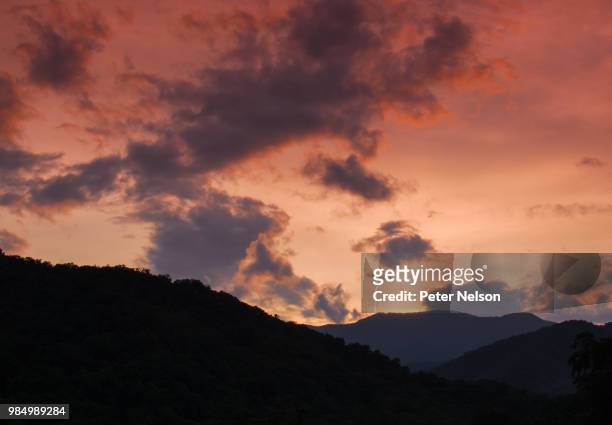 appalachian sunset (dramatic music) - peter nelson imagens e fotografias de stock