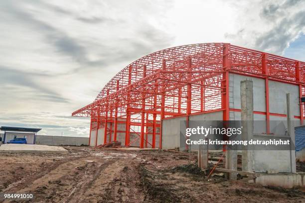 unfinished steel structure buildings in a factory - structuur stock pictures, royalty-free photos & images