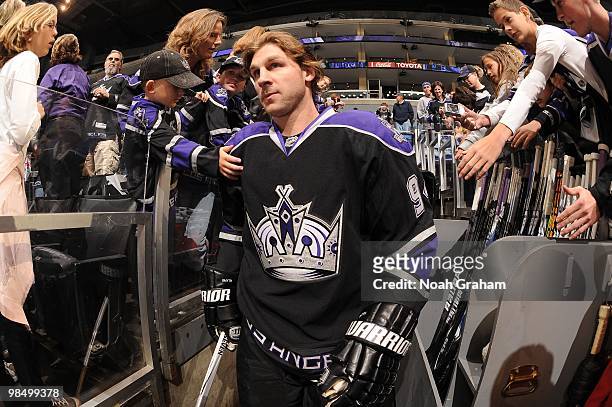Ryan Smyth of the Los Angeles Kings takes the ice prior to the game against the Edmonton Oilers on April 10, 2010 at Staples Center in Los Angeles,...