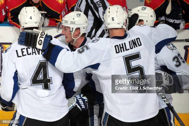 Steven Stamkos of of the Tampa Bay Lightning celebrates with teammates tying Sidney Crosby for the NHL league lead in goals at 51 to share the...