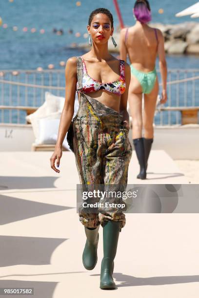 Model walks the runway at the Como un Pez en el Agua show during the Barcelona 080 Fashion Week on June 25, 2018 in Barcelona, Spain.