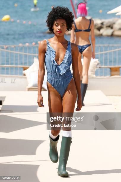 Model walks the runway at the Como un Pez en el Agua show during the Barcelona 080 Fashion Week on June 25, 2018 in Barcelona, Spain.