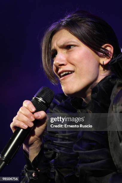 Singer Elisa performs at the Palalottomatoca on April 16, 2010 in Rome, Italy.