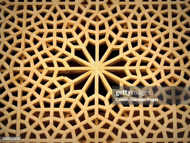 beautiful wooden geometric islamic pattern, isfahan, iran - persian pattern stock-fotos und bilder