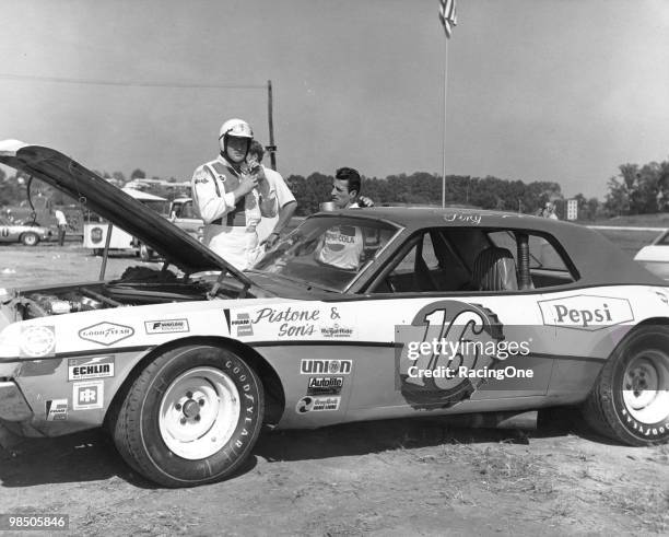 Tiny Lund Photos and Premium High Res Pictures - Getty Images