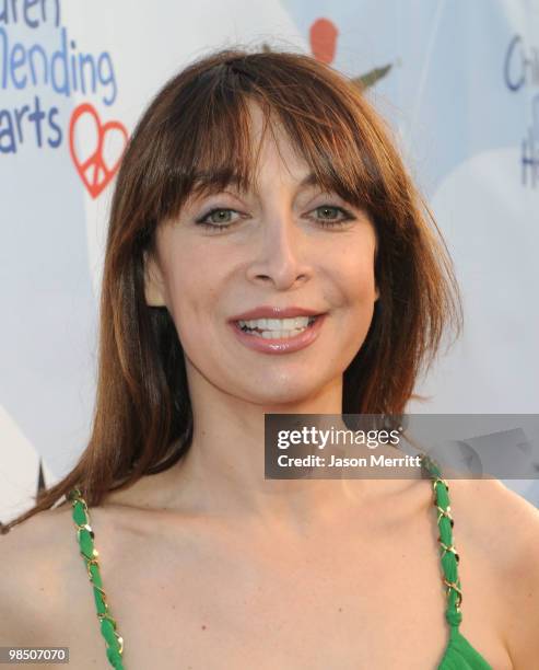 Actress Illeana Douglas arrives at the Children Mending Hearts 3rd Annual "Peace Please" Gala held at The Music Box at the Fonda Hollywood on April...