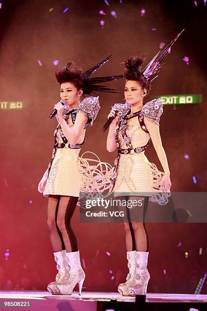 Hom Perform 1,323 Girl In Coliseum Stock Photos, High-Res Pictures, and Images ...