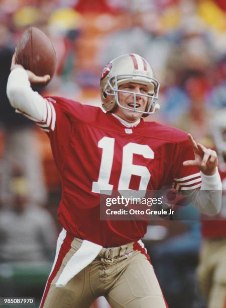 Joe Montana, back up Quarterback for the San Francisco 49ers during the National Football Conference West Divisional Championship game against the...