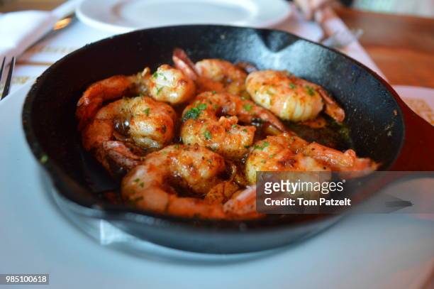 gambas al ajillo - spanish cuisine shrimp - gambas ストックフォトと画像
