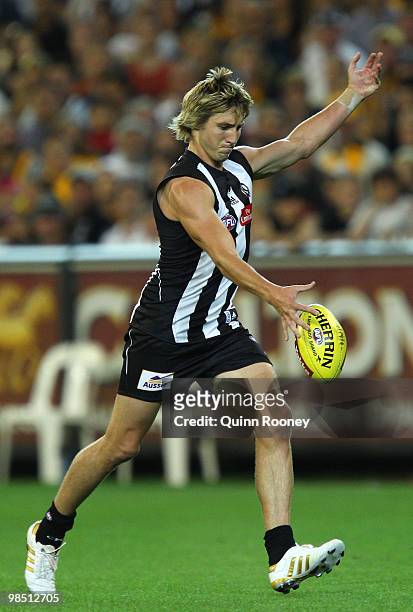 Dale Thomas of the Magpies kicks during the round four AFL match between the Collingwood Magpies and the Hawthorn Hawks at Melbourne Cricket Ground...