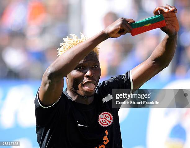 Aristide Bance of Mainz celebrates after scoring his team's first goal during the Bundesliga match between Hamburger SV and FSV Mainz 05 at HSH...