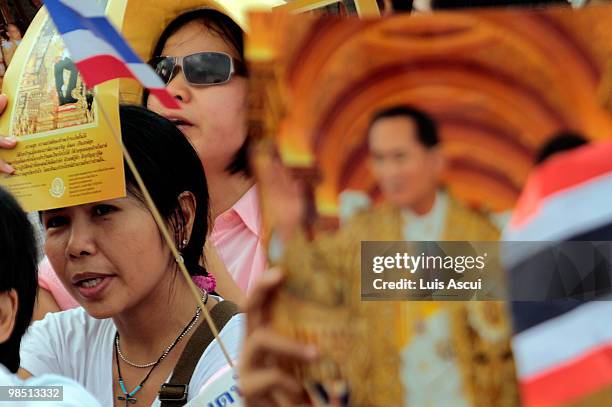 Pro-government protesters rally in support of the Thai government at Bangkok's Victory Monument on April 17, 2010 in Bangkok, Thailand. Red Shirt...