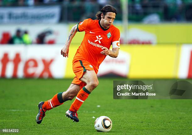 Torsten Frings of Bremen runs with the ball during the Bundesliga match between VfL Wolfsburg and SV Werder Bremen at the Volkswagen Arena on April...