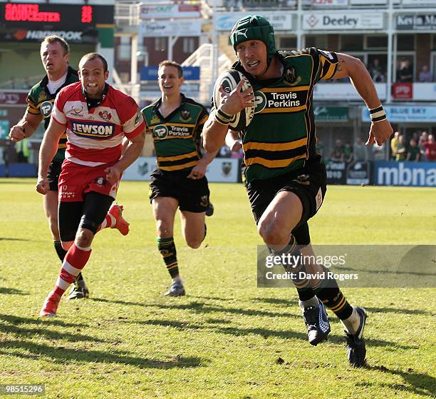 Bruce Reihana, the Northampton wing breaks away to set up al, last minute, third try for Chris Ashton during the Guinness Premiership match between...