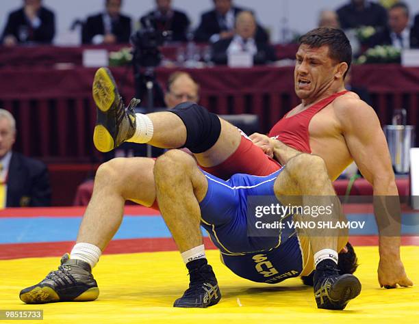 1.439 Senior Men Wrestling Stock Photos, HighRes Pictures, and Images