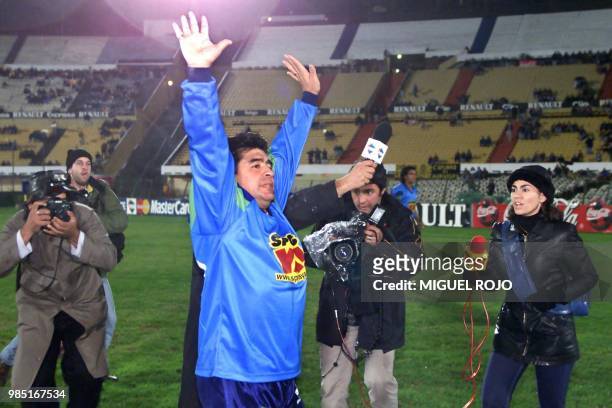 Diego Armando Maradona salutes the public, 24 June 2000, in Montevideo, Uruguay. Diego Armando Maradona saluda al publico el 24 de junio de 2000, en...