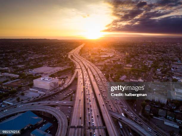 10/110 interchange, los angeles at dusk - stack_interchange stock pictures, royalty-free photos & images