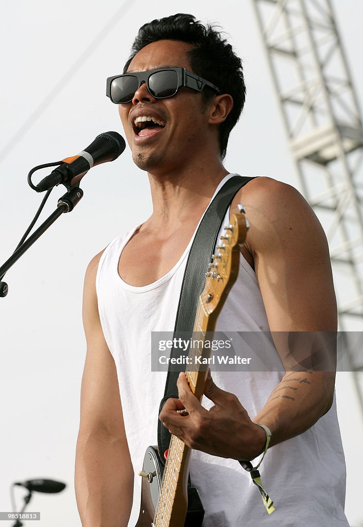Mandagi Musician Dougie Mandagi of the band The Temper Trap performs during ...