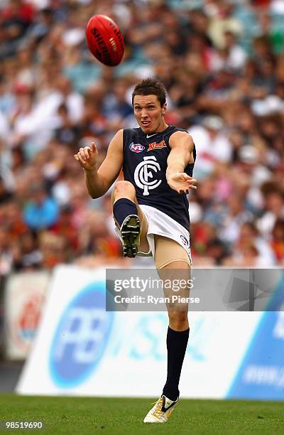 Ryan Houlihan of the Blues kicks during the round four AFL match between the Adelaide Crows and the Carlton Blues at AAMI Stadium on April 17, 2010...