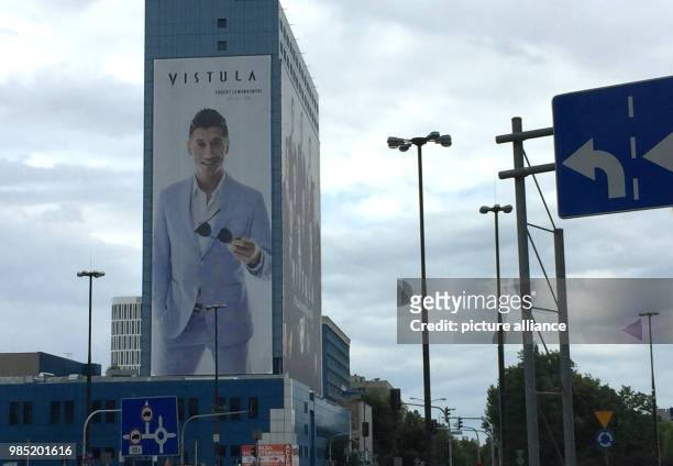 May 2018, Poland, Warsaw: A poster for the fashion label "Vistula" with Robert Lewandowski hanging from a high-rise building in Warsaw. While the...