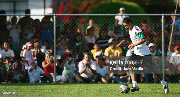 Player Javier Hernandez of Mexico's national soccer team in action during their training session at La Capilla field on April 17, 2010 in Avandaro,...