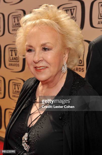 Actress Doris Roberts arrives at the 8th Annual TV Land Awards at Sony Studios on April 17, 2010 in Los Angeles, California.