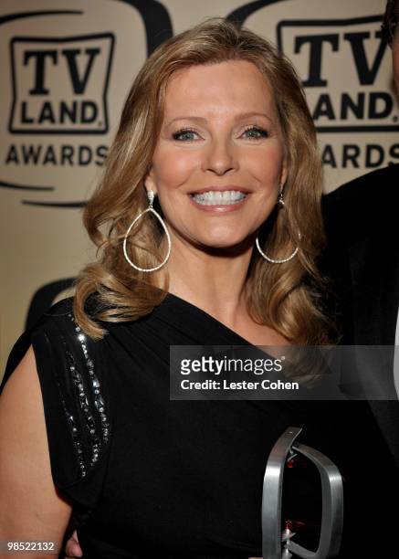 Actress Cheryl Ladd poses backstage with her Pop Culture award during the 8th Annual TV Land Awards at Sony Studios on April 17, 2010 in Los Angeles,...