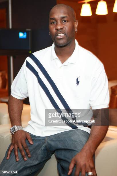 Player Gary Payton arrives at Lagasse's Stadium for a basketball tournament viewing party at The Palazzo on April 17, 2010 in Las Vegas, Nevada.