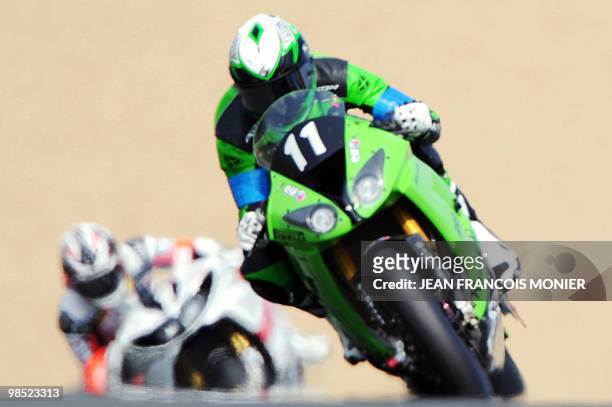French Julien Da Costa rides his Kawasaki N°11 ahead of French Gwen Giabbani on his Yamaha N°1, during the 33rd edition of the Le Mans 24-Hour...