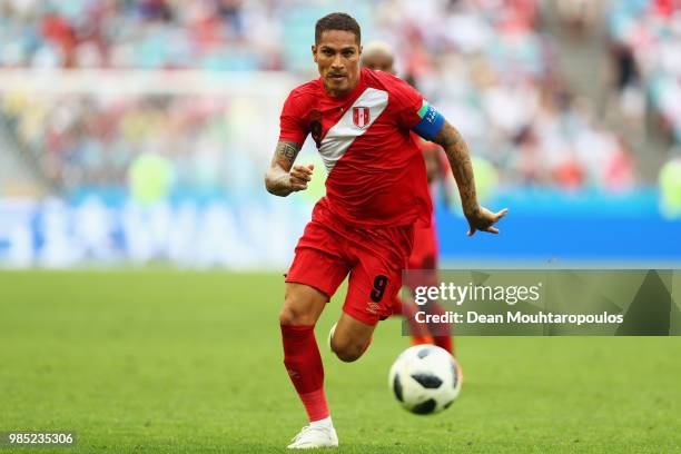 Captain, Jose Paolo Guerrero Gonzales of Peru runs with the ball during the 2018 FIFA World Cup Russia group C match between Australia and Peru at...