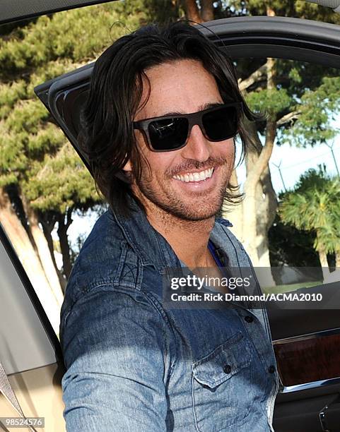 Jake Owen poses on April 17, 2010 in Las Vegas, Nevada.