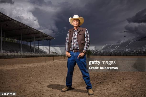 Cowboy Men Rodeo Imagens De Cowboy De Rodeio Cassio Dias Profissional Bull Rider