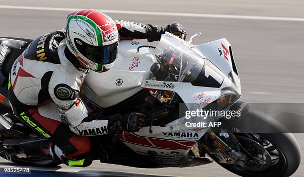 Australian Steve Martin rides his Yamaha N°1 during the 33rd edition of the Le Mans 24-Hour endurance moto race on April 18, 2010 in Le Mans, western...