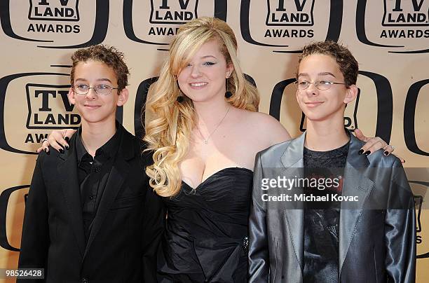 Actors Sawyer Sweeten, Madylin Sweeten and Sullivan Sweeten attend the 8th Annual TV Land Awards held at Sony Studios on April 17, 2010 in Culver...