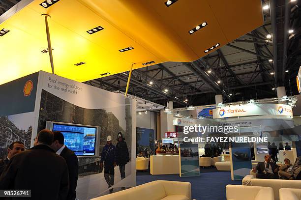 Picture taken April 18, 2010 shows Algerians and foreigners attending the 'Exhibition on Liquefied Natural Gaz' at a convention centre Oran. Oran...