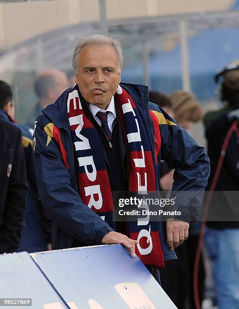 Head coach of Bologna Franco Colomba looks on during the Serie A match between Udinese Calcio and Bologna FC at Stadio Friuli on April 18, 2010 in...