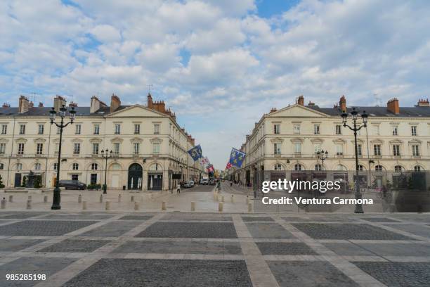 rue jeanne d'arc in orléans - france - jeanne darc stock pictures, royalty-free photos & images