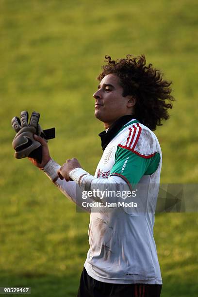Player Guillermo Ochoa of Mexico's national soccer team during a training session at La Capilla field on April 17, 2010 in Avandaro, Mexico.