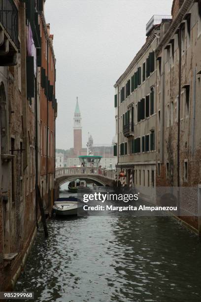 canals of beautiful venice - almpanezou bildbanksfoton och bilder