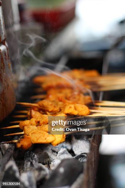 indonesian chicken satay - chicken satay stock pictures, royalty-free photos & images