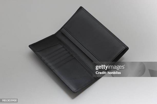 wallets - black purse fotografías e imágenes de stock