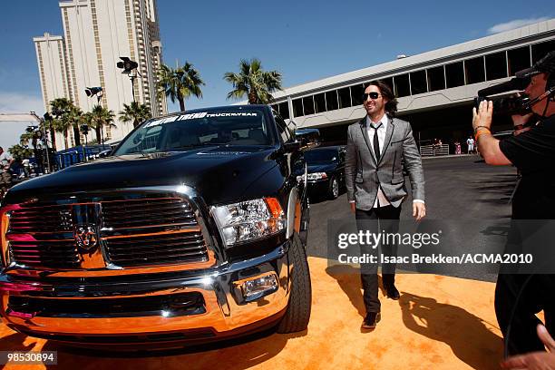 Jake Owen arrives for the 45th Annual Academy of Country Music Awards at the MGM Grand Garden Arena on April 18, 2010 in Las Vegas, Nevada.