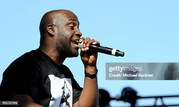 Cole Mercer Rapper 358 Rapper Kelvin Mercer Stock Photos, High-Res Pictures, and Images ...