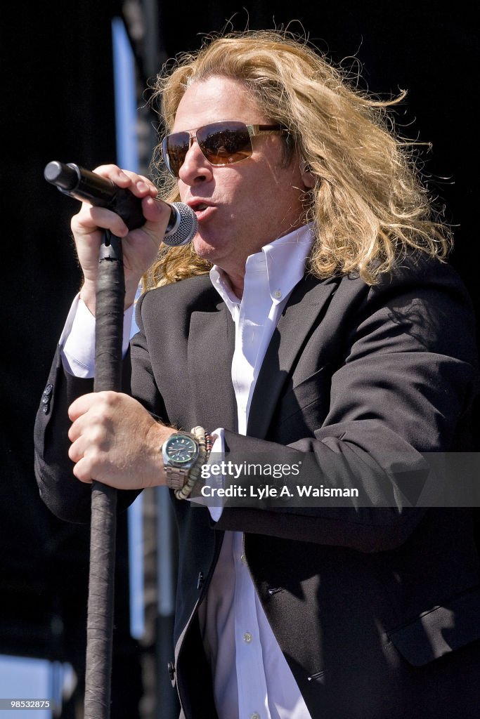 Ed Roland Brothers Ed Roland of Collective Soul performs at the Dow Live Earth Run for ...