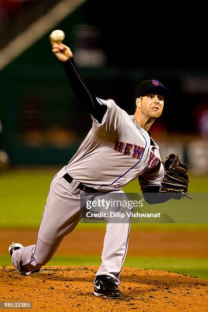 Starting pitcher John Maine of the New York Mets throws against the St. Louis Cardinals at Busch Stadium on April 18, 2010 in St. Louis, Missouri.