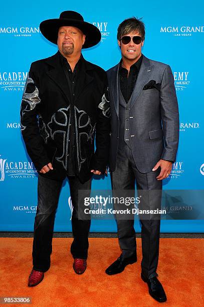 Singers Eddie Montgomery and Troy Gentry of the duo Montgomery Gentry arrive for the 45th Annual Academy of Country Music Awards at the MGM Grand...