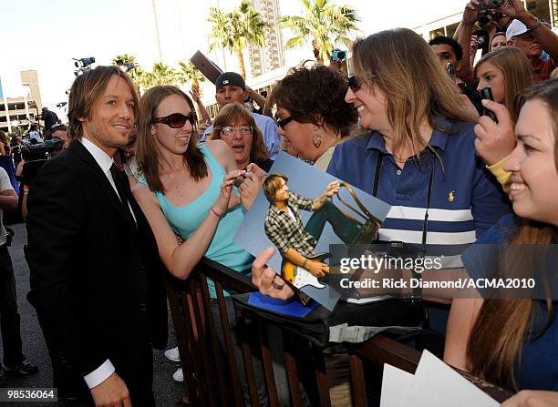 Musician Keith Urban arrives for the 45th Annual Academy of Country Music Awards at the MGM Grand Garden Arena on April 18, 2010 in Las Vegas, Nevada.