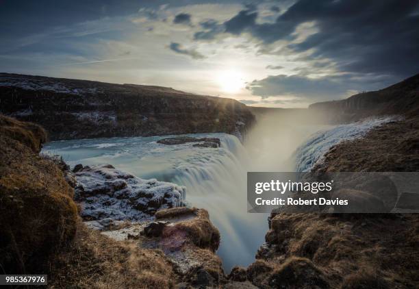 gullfosse, iceland - reiseroute golden circle stock-fotos und bilder